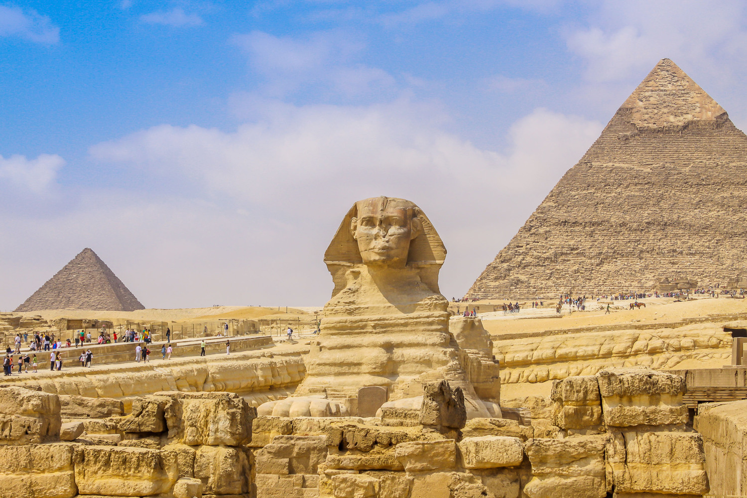 Египетские пирамиды и сфинкс